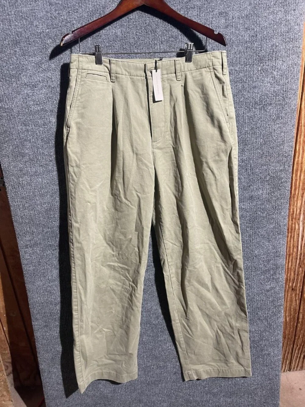 Banana Republic Martin Pants Mens 33x34 Beige Chino Flat Front Straight Leg